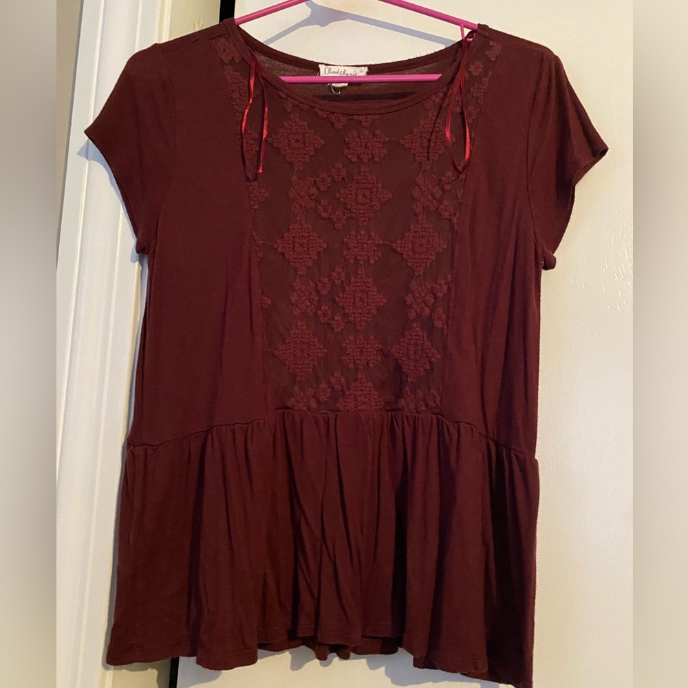 Kohls brand size medium lace style shirt